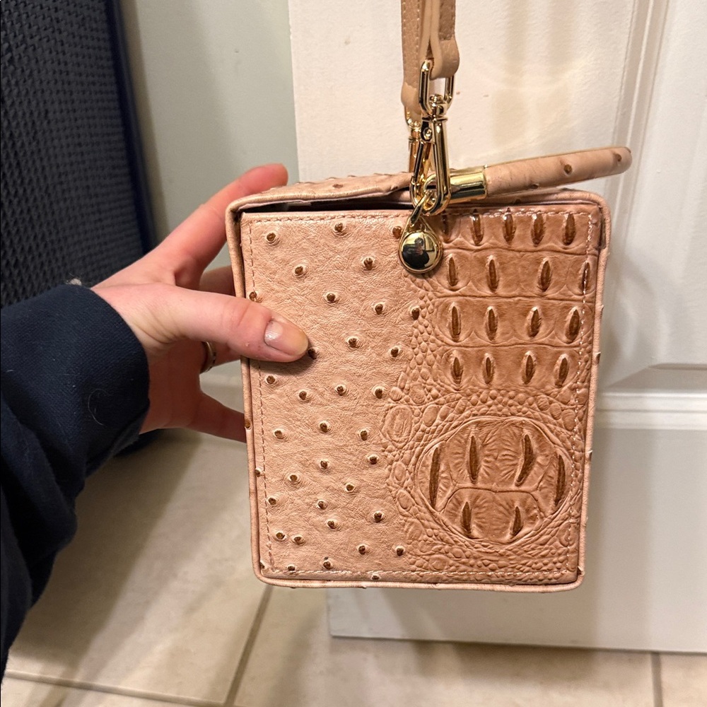 Amazing Vintage Cube Ostrich style faux leather purse